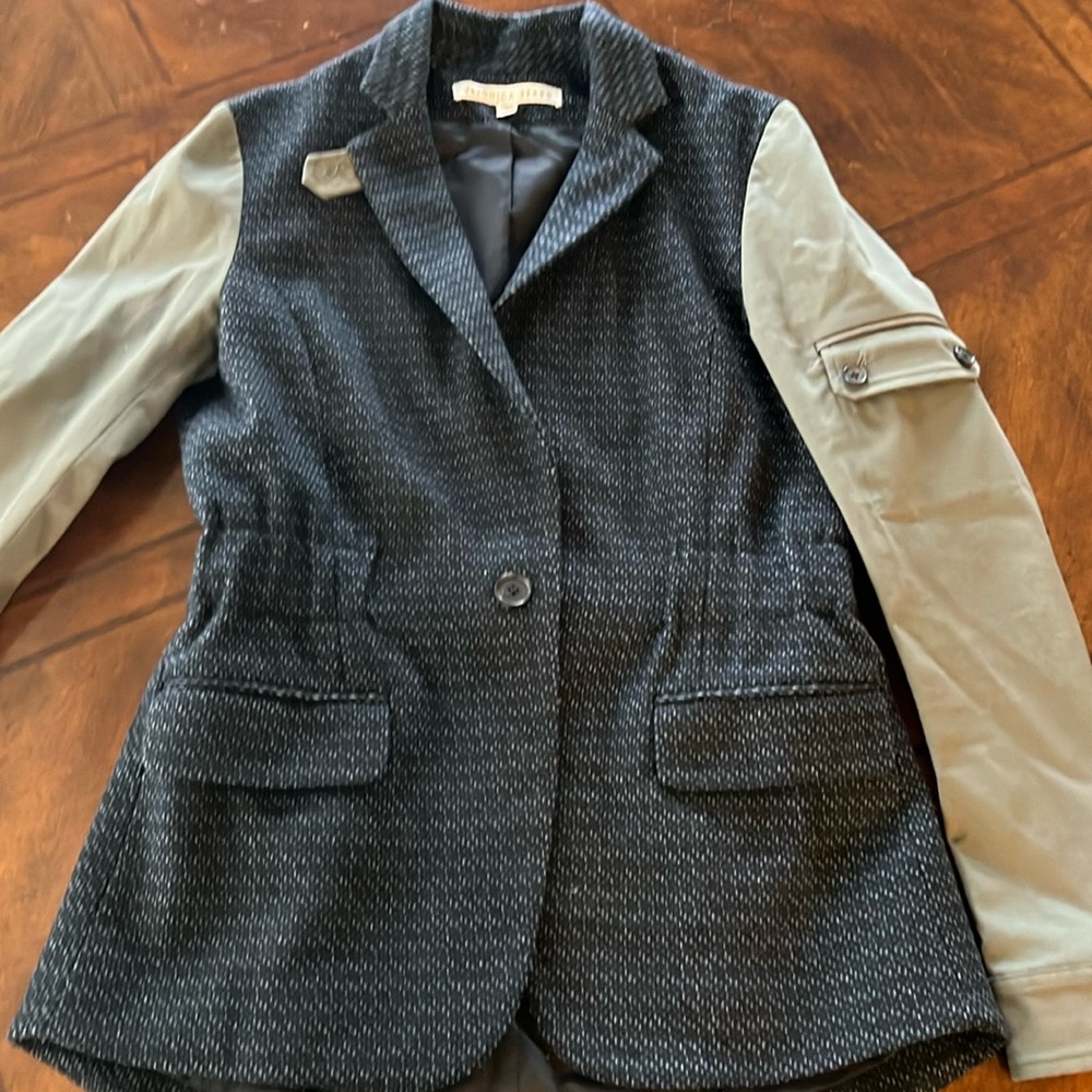 Beautiful Veronica Beard Jacket!
